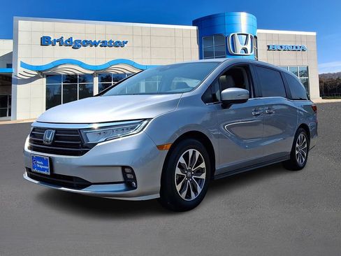 Used 2024 Honda Odyssey EX-L image 3
