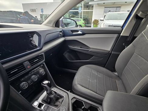 Used 2024 Volkswagen Taos SE AWD/4WD image 15