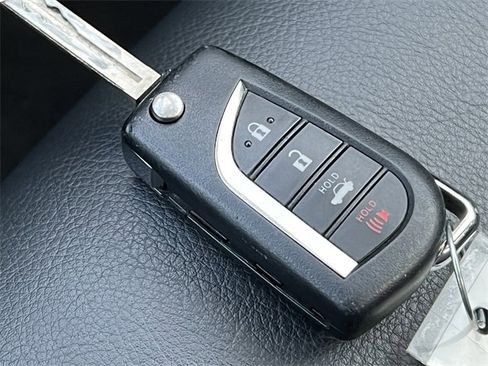 Used 2023 Toyota Camry SE image 26