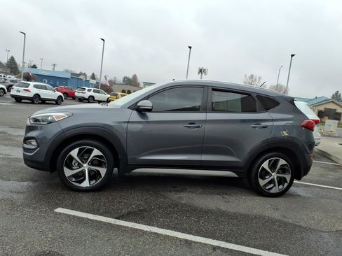 Used 2017 Hyundai Tucson Sport image 5