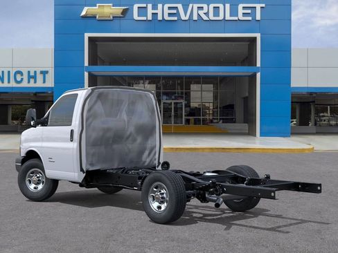 New 2025 Chevrolet Express 3500 Work Van w/ Power Convenience Package image 3