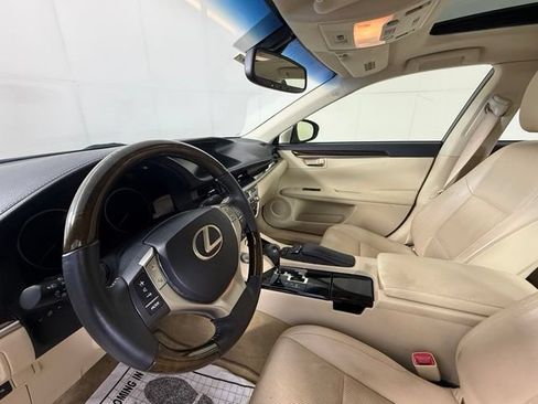 Used 2015 Lexus ES 350 w/ Luxury Package FWD image 16