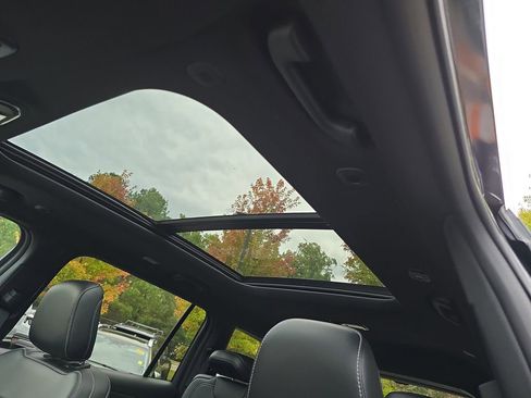 New 2025 Jeep Grand Cherokee L Limited AWD/4WD image 31