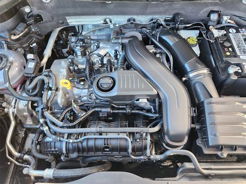 Used 2022 Volkswagen Taos SE image 22