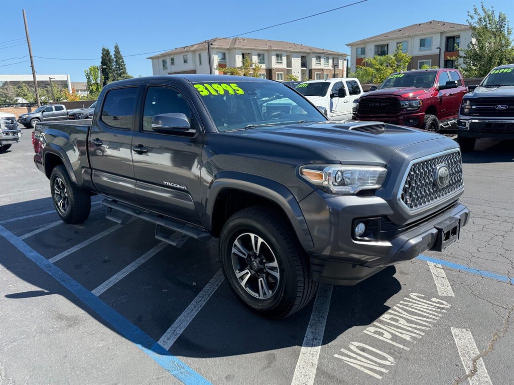 Used 2019 Toyota Tacoma TRD Sport AWD/4WD image 3