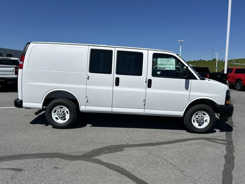 New 2026 Chevrolet Express 2500 w/ Driver Convenience Package RWD image 8