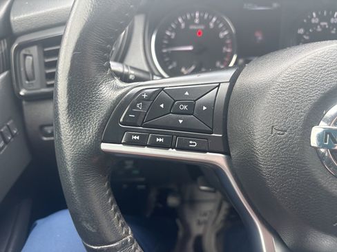 Used 2017 Nissan Rogue SL FWD image 27