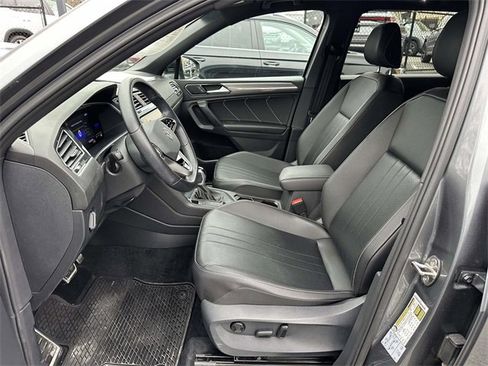 Certified 2022 Volkswagen Tiguan SE R-Line image 18