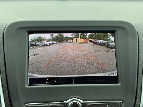 Used 2024 Chevrolet Equinox LT FWD image 15
