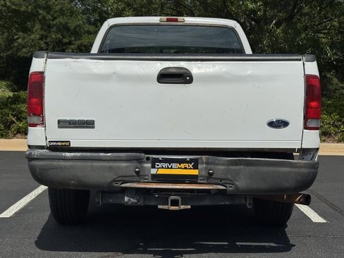 Used 2005 Ford F250 Lariat image 5