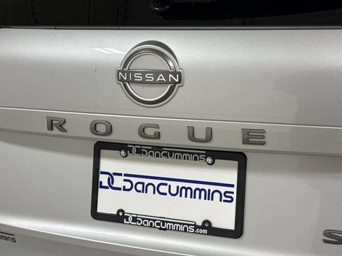 Used 2024 Nissan Rogue SV AWD/4WD image 25
