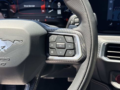 Used 2025 Ford Mustang GT Premium RWD image 23