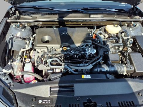 Used 2025 Toyota Camry SE FWD image 3