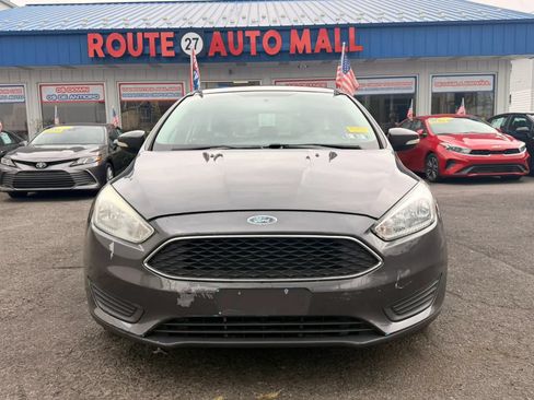 Used 2016 Ford Focus SE FWD image 3