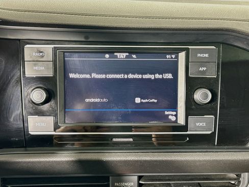 Used 2024 Volkswagen Jetta SE w/ Panoramic Sunroof Package FWD image 22