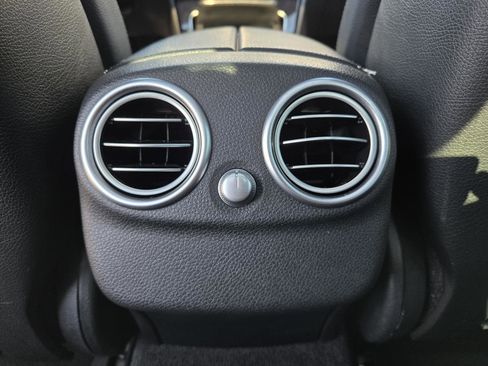 Used 2018 Mercedes-Benz C 300 Sedan image 24