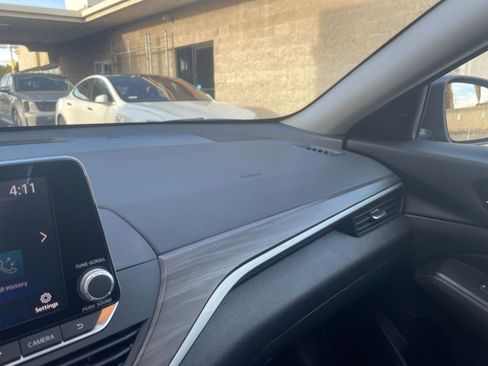 Used 2025 Nissan Altima 2.5 SV image 35