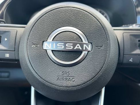 Used 2024 Nissan Pathfinder SV FWD image 5