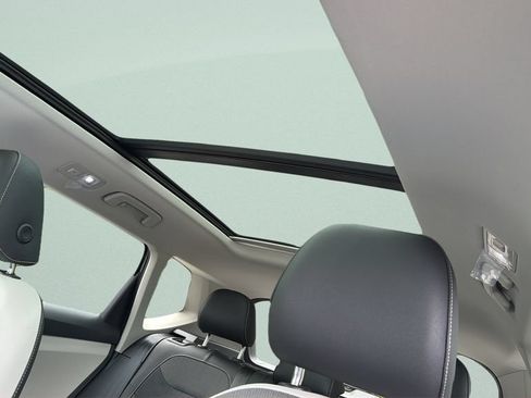 New 2026 Volkswagen Taos SE FWD image 17