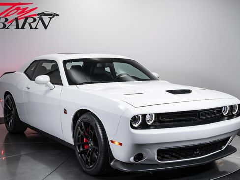 Used 2023 Dodge Challenger R/T Scat Pack w/ Plus Package RWD image 7