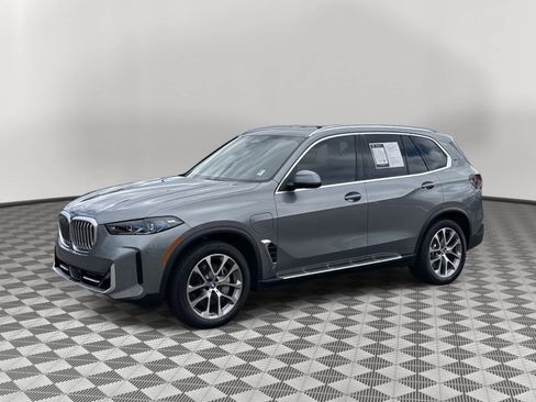 Used 2025 BMW X5 xDrive50e image 1