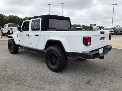 Used 2021 Jeep Gladiator Sport AWD/4WD image 9