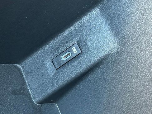 Used 2023 Volkswagen Atlas Cross Sport SEL image 37