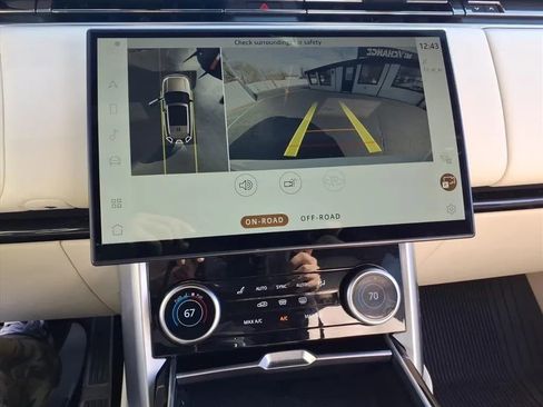 Used 2023 Land Rover Range Rover SE image 32