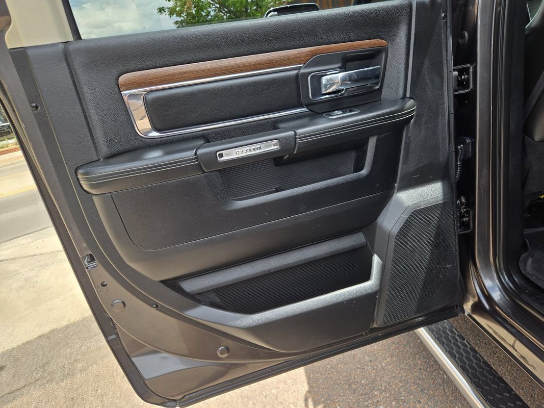 Used 2014 RAM 2500 Laramie w/ Cold Weather Group AWD/4WD image 19