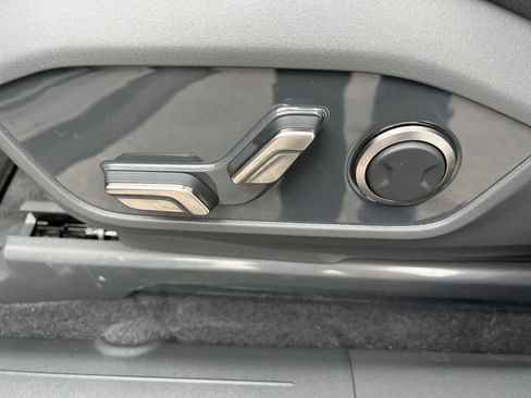 Certified 2024 Kia EV9 Light Long Range image 18