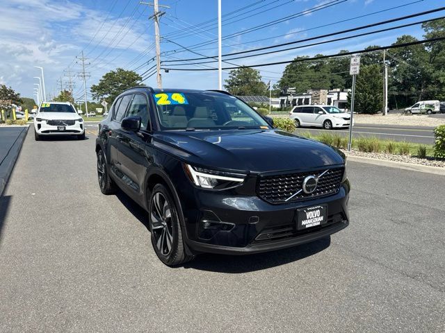 Certified 2024 Volvo XC40 B5 Plus w/ Protection Package Premier AWD/4WD image 6