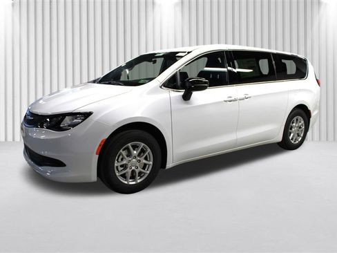 New 2026 Chrysler Voyager LX image 8