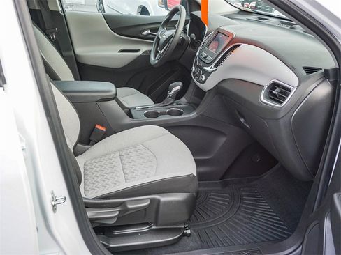 Certified 2024 Chevrolet Equinox LS w/ LS Convenience Package image 12