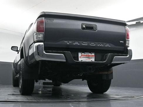Used 2022 Toyota Tacoma TRD Off-Road image 37