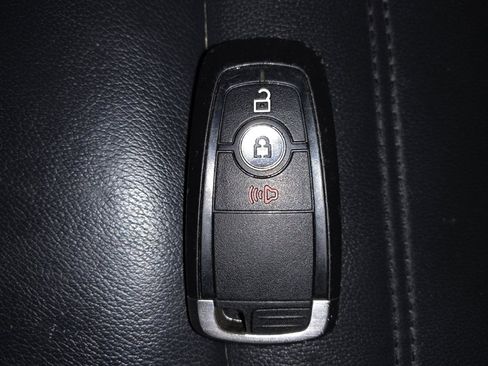 Used 2017 Ford Edge SEL w/ Equipment Group 201A image 32