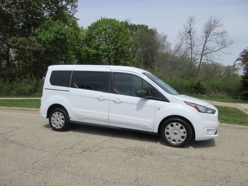 Used 2022 Ford Transit Connect XLT FWD image 4