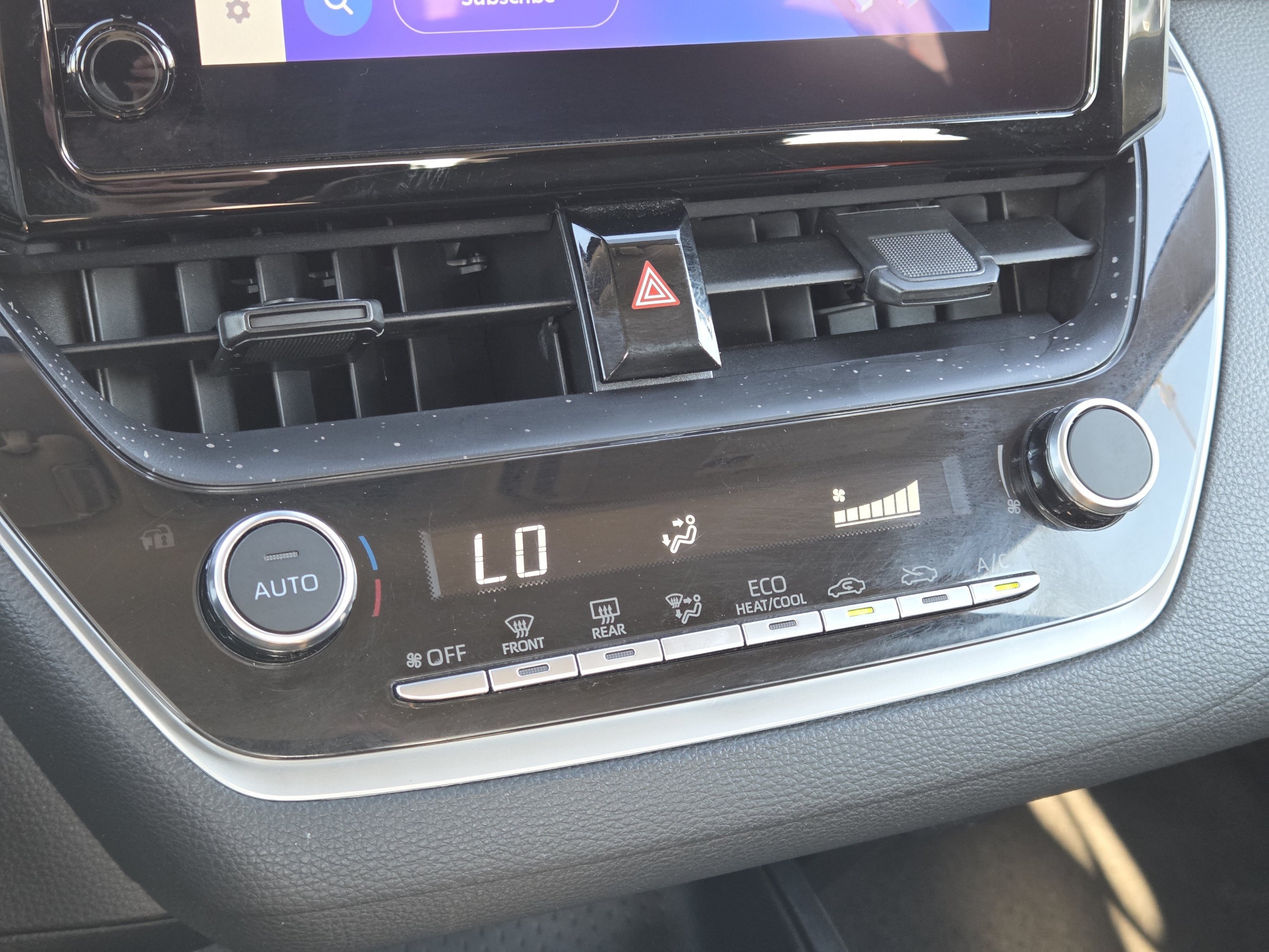Used 2025 Toyota Corolla LE FWD image 32