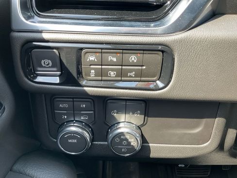 New 2026 GMC Yukon Denali w/ LPO, Floor Liner Package image 11