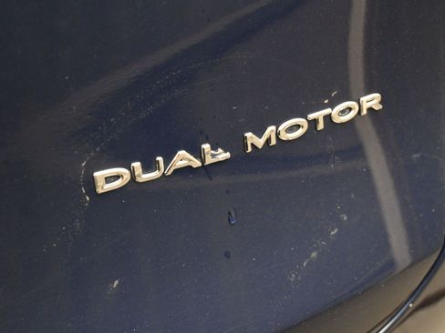 Used 2024 Tesla Model Y Long Range AWD/4WD image 35