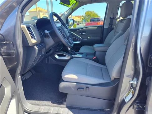 Used 2022 Nissan Frontier SV w/ Technology Package AWD/4WD image 6