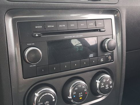 Used 2014 Dodge Challenger SXT RWD image 26