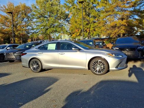 New 2025 Lexus ES 350 350 image 2