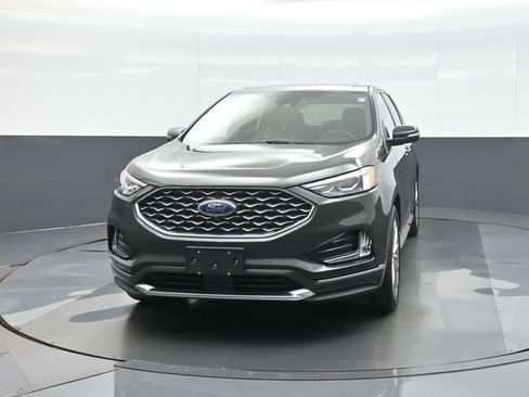 Used 2022 Ford Edge Titanium w/ Equipment Group 301A AWD/4WD image 2
