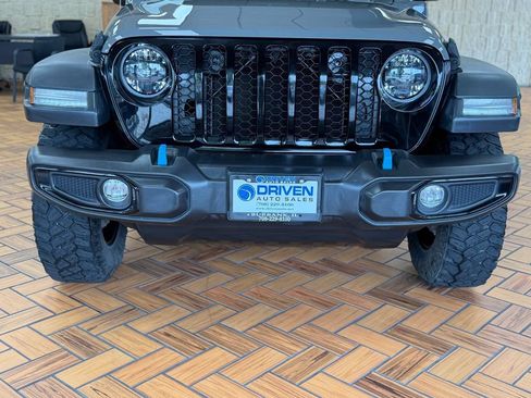 Used 2023 Jeep Wrangler Unlimited w/ Sun & Screen Package AWD/4WD image 21