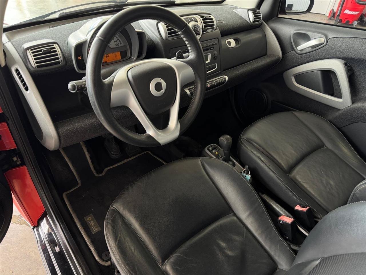 Used 2008 smart fortwo passion RWD image 5
