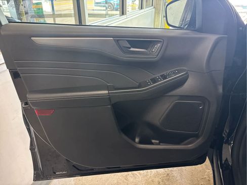 Used 2025 Ford Escape Active w/ Cold Weather Package AWD/4WD image 25