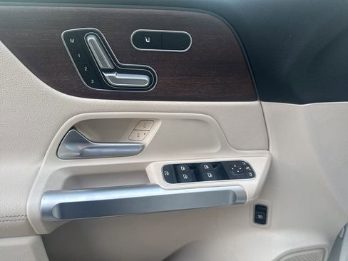 Used 2023 Mercedes-Benz GLB 250 image 14