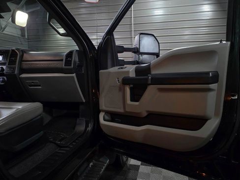 Used 2021 Ford F550 XL 4WD DRW Regular Cab Dually image 32