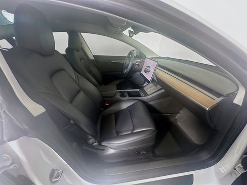 Used 2023 Tesla Model 3 Standard Range image 31