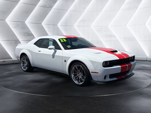 Used 2022 Dodge Challenger R/T Scat Pack RWD image 7